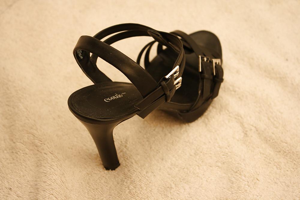 8P Sperm on Girlfriend Black High Heels