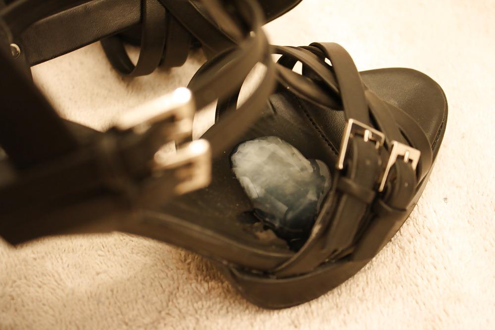 8P Sperm on Girlfriend Black High Heels
