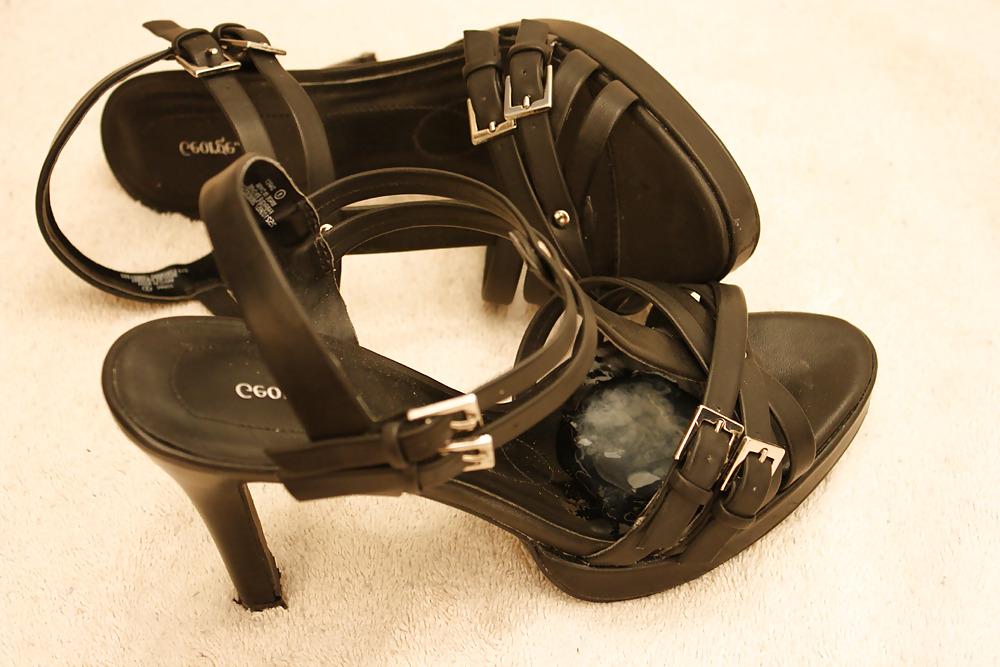 8P Sperm on Girlfriend Black High Heels