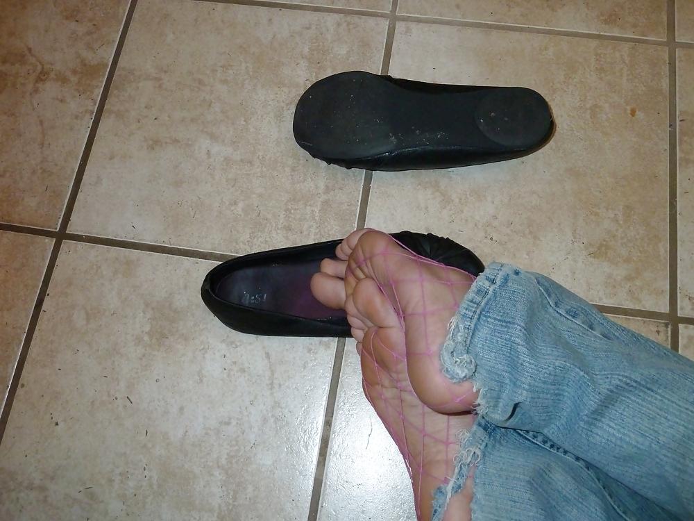 6P Smell my pretty feet