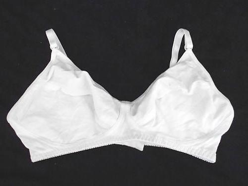 25P Mature woman in bra
