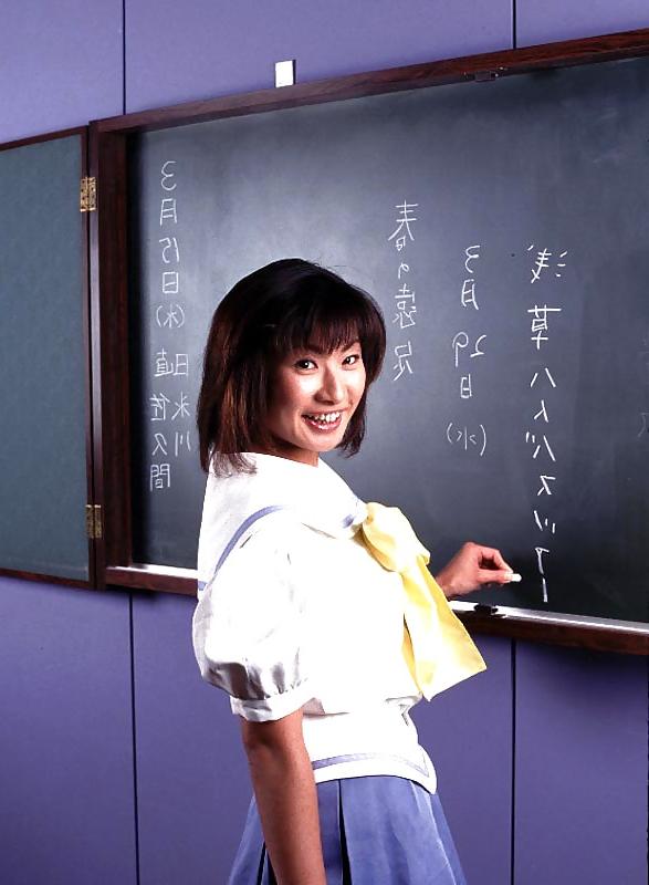 25P Japanese young girl NAORI