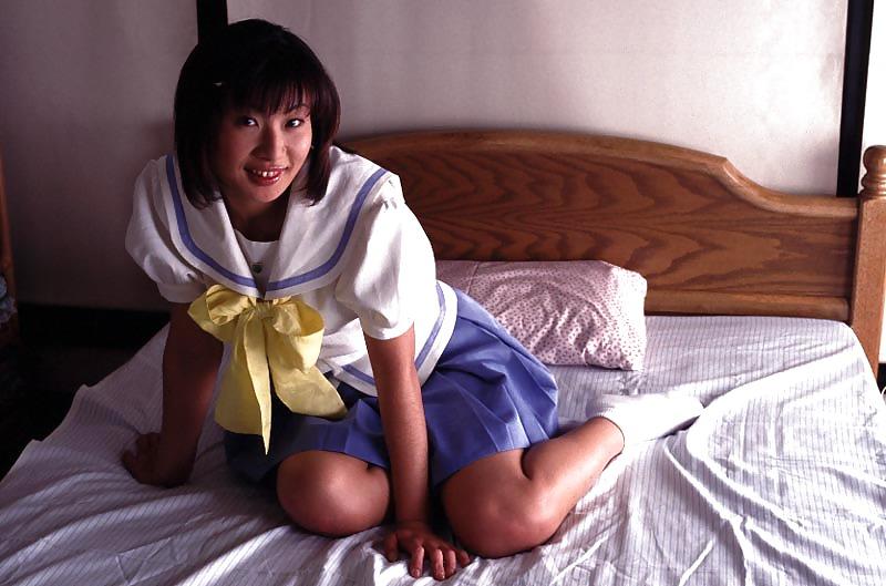 25P Japanese young girl NAORI