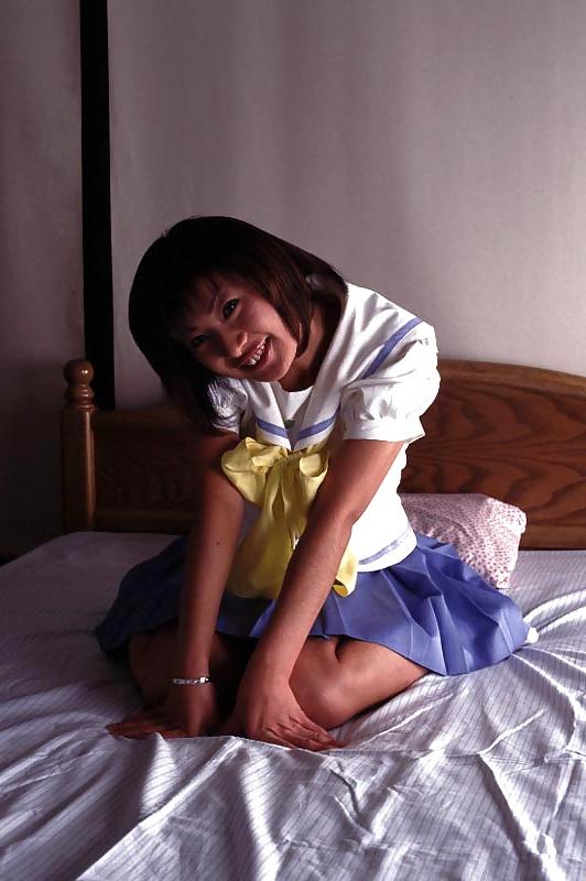 25P Japanese young girl NAORI