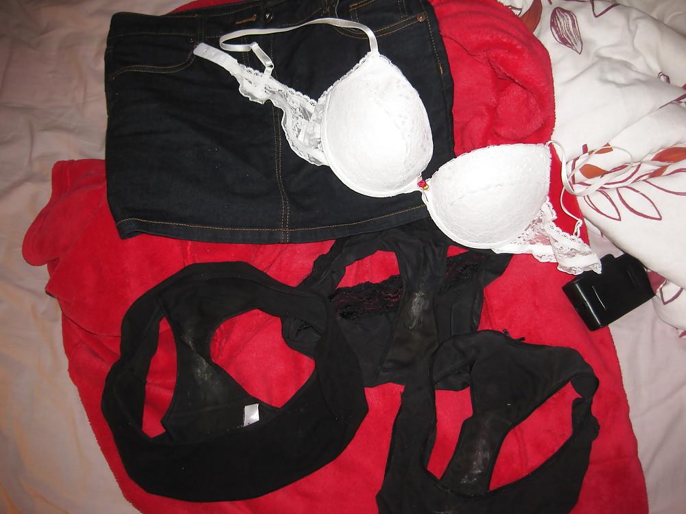 22P Very sexy amateur thong & bra drawer