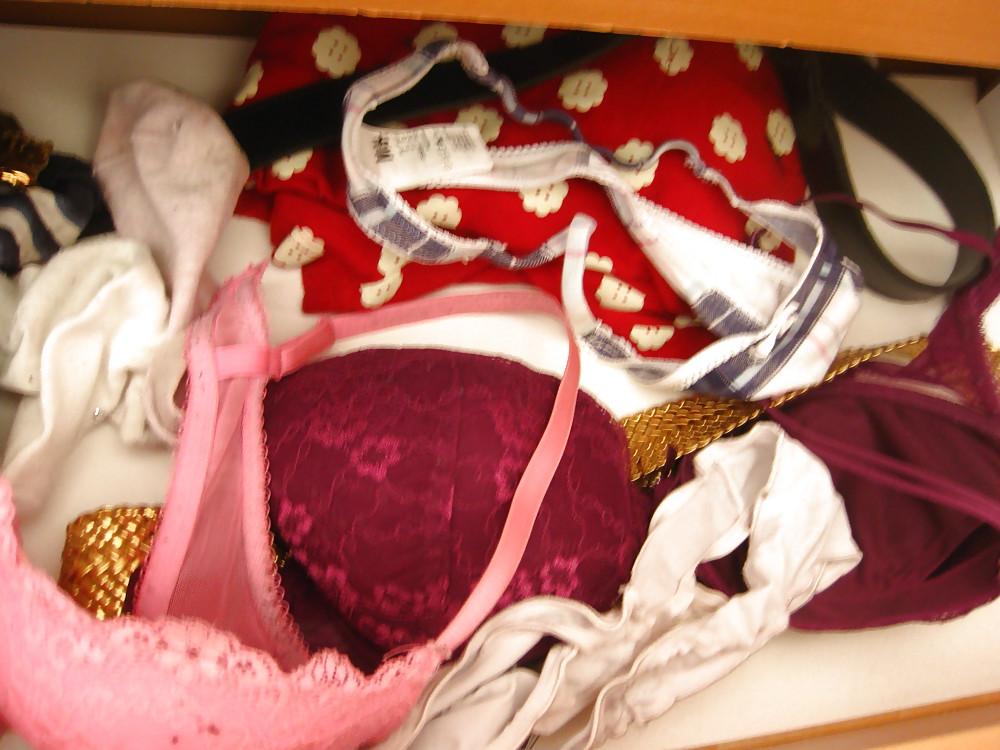 22P Very sexy amateur thong & bra drawer