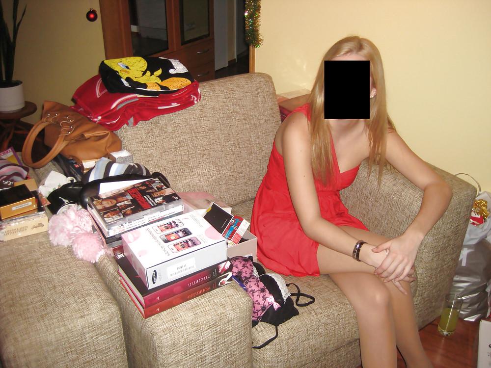 22P Very sexy amateur thong & bra drawer