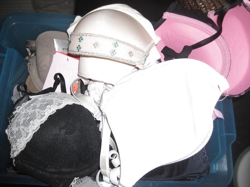 22P Very sexy amateur thong & bra drawer