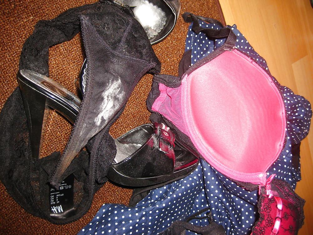 22P Very sexy amateur thong & bra drawer