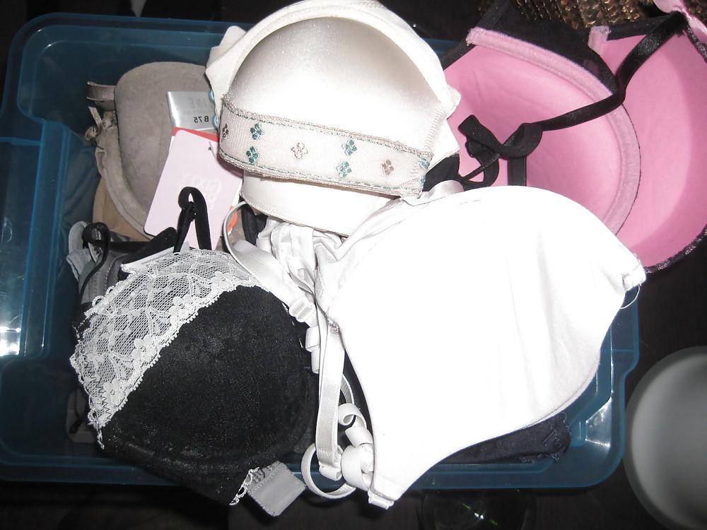 22P Very sexy amateur thong & bra drawer