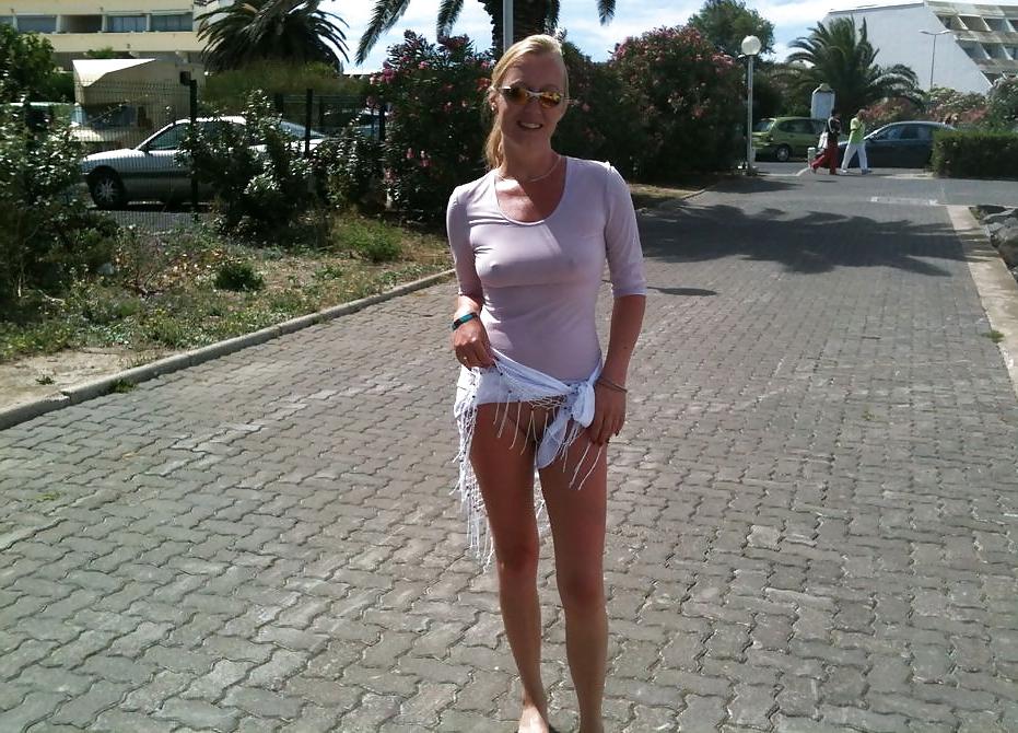 24P She forgot her bra 48.