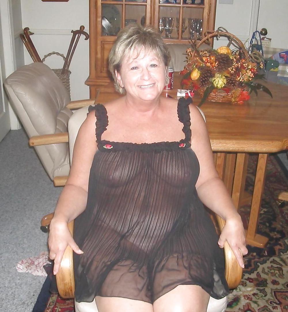 24P She forgot her bra 48.
