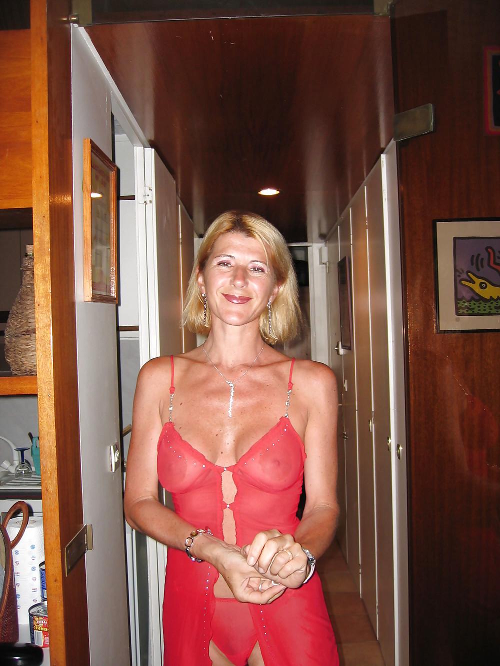 24P She forgot her bra 47.