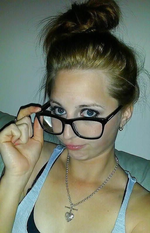 25P Aussie Slut Brook! (Comment,degrade and cum on her?)