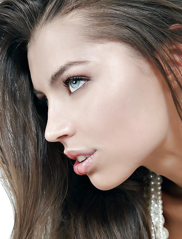 25P Hot-Pretty Faces