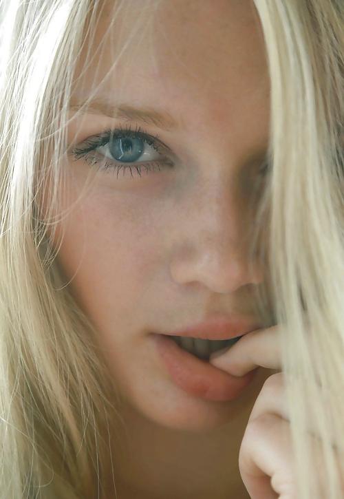 25P Hot-Pretty Faces