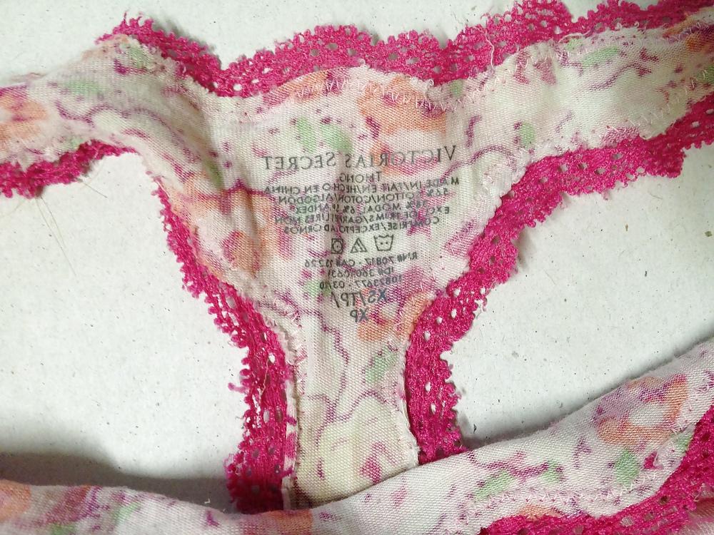 5P Bra and Panty wank