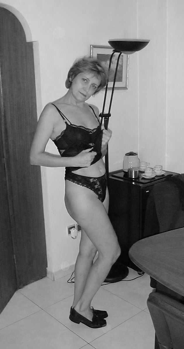 20P Lilia Motorbike and strip tease