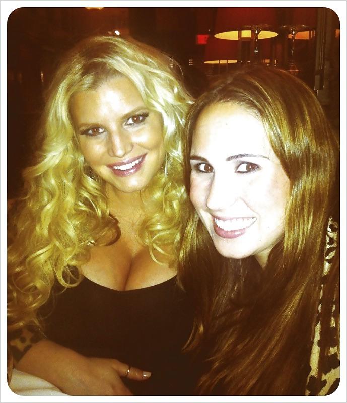 12P Jessica Simpons Big Pregnant Titties