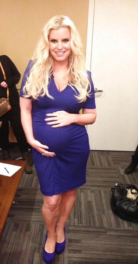 12P Jessica Simpons Big Pregnant Titties