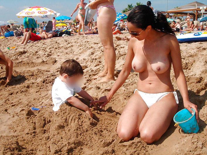 25P Photos from the life of a pretty brunette