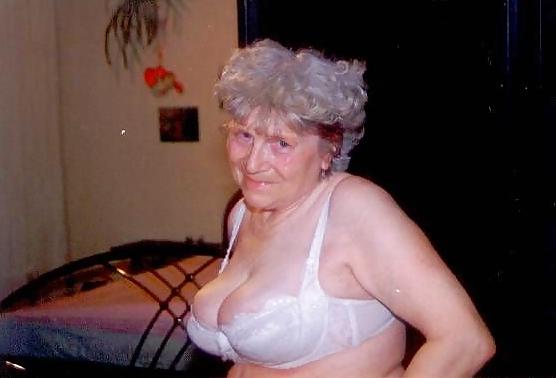25P Granny  bra 