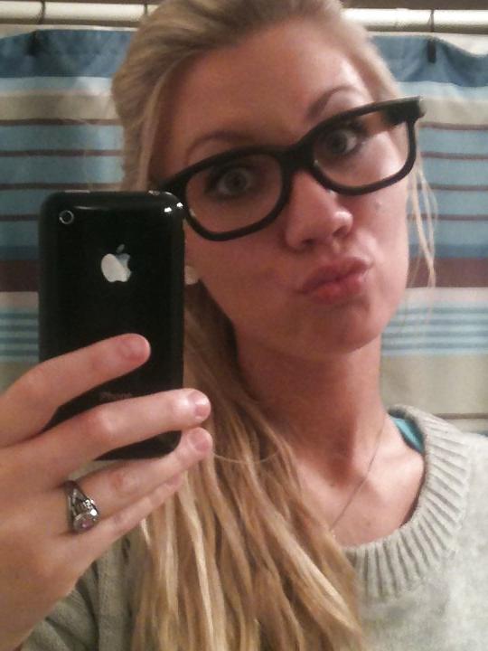 24P Beautiful Blonde Face For You To Cum On