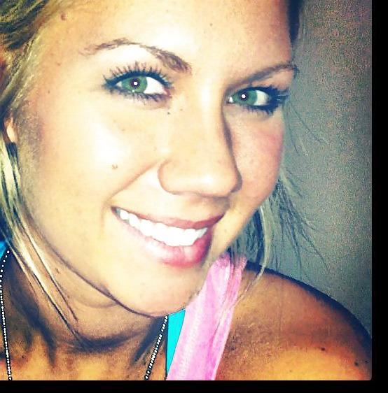 24P Beautiful Blonde Face For You To Cum On