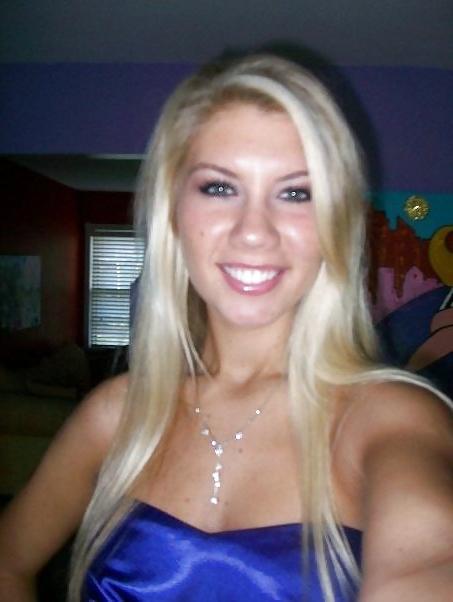 24P Beautiful Blonde Face For You To Cum On