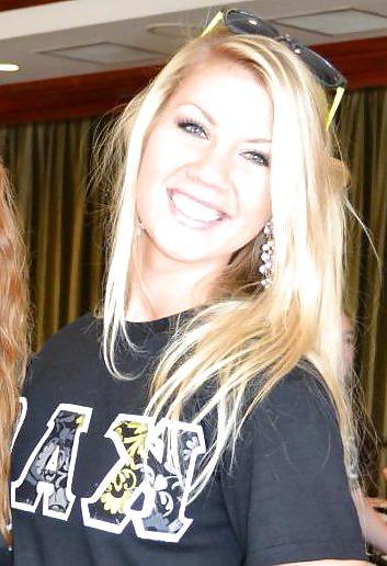 24P Beautiful Blonde Face For You To Cum On