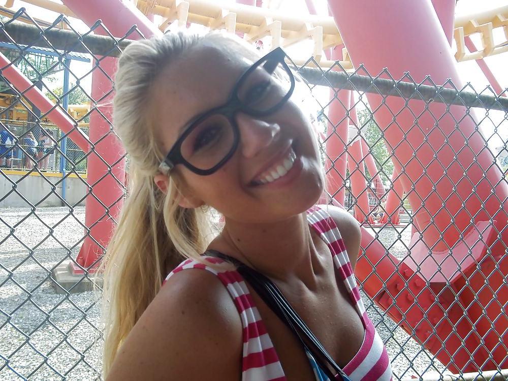 24P Beautiful Blonde Face For You To Cum On