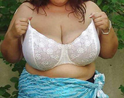 18P Chunky in bra 15