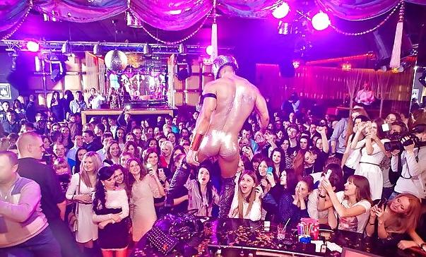 25P Real Stripp Show of Naked DJ (CFNM) II