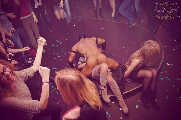 25P Real Stripp Show of Naked DJ (CFNM) II