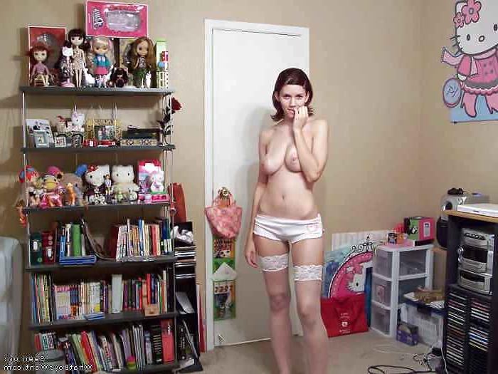 25P Pretty girls in sexy stockings