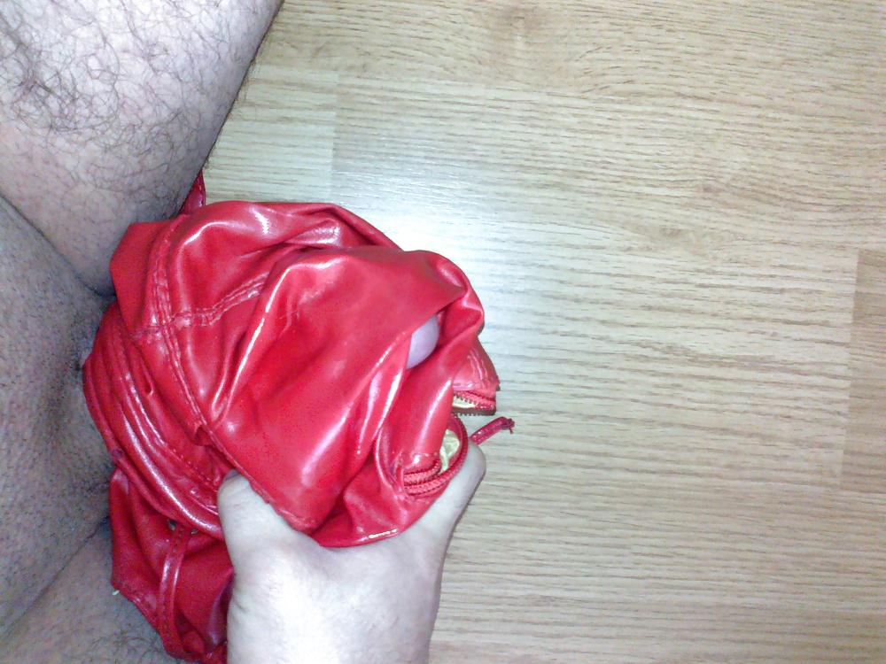 25P Fucking my sister's leather bag and cum on her jacket
