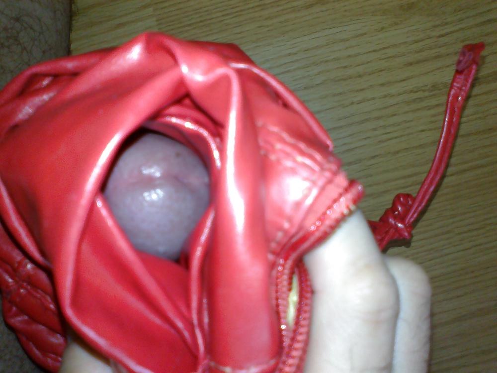 25P Fucking my sister's leather bag and cum on her jacket