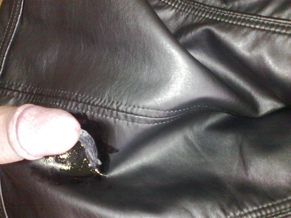 25P Fucking my sister's leather bag and cum on her jacket