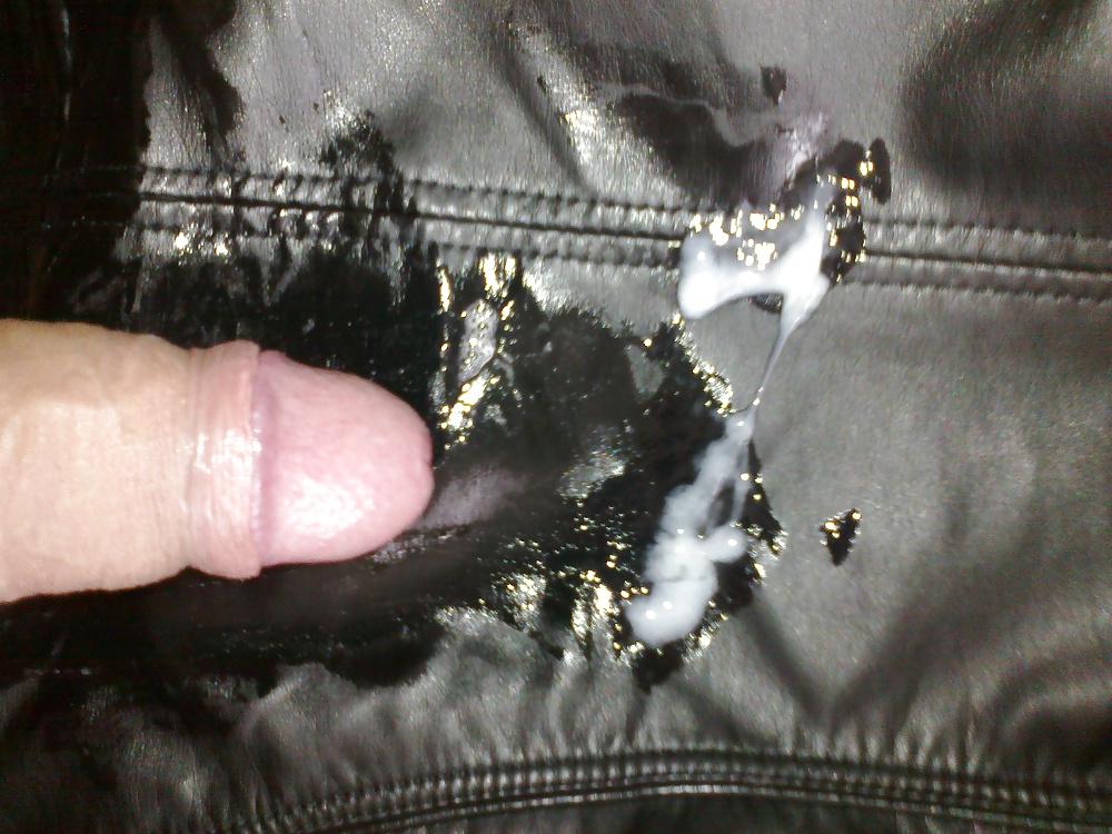 25P Fucking my sister's leather bag and cum on her jacket