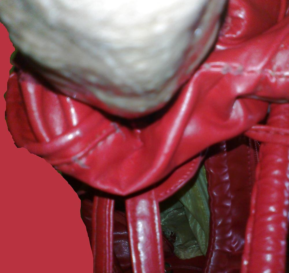 25P Fucking my sister's leather bag and cum on her jacket