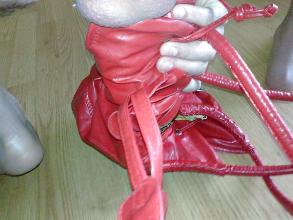 25P Fucking my sister's leather bag and cum on her jacket