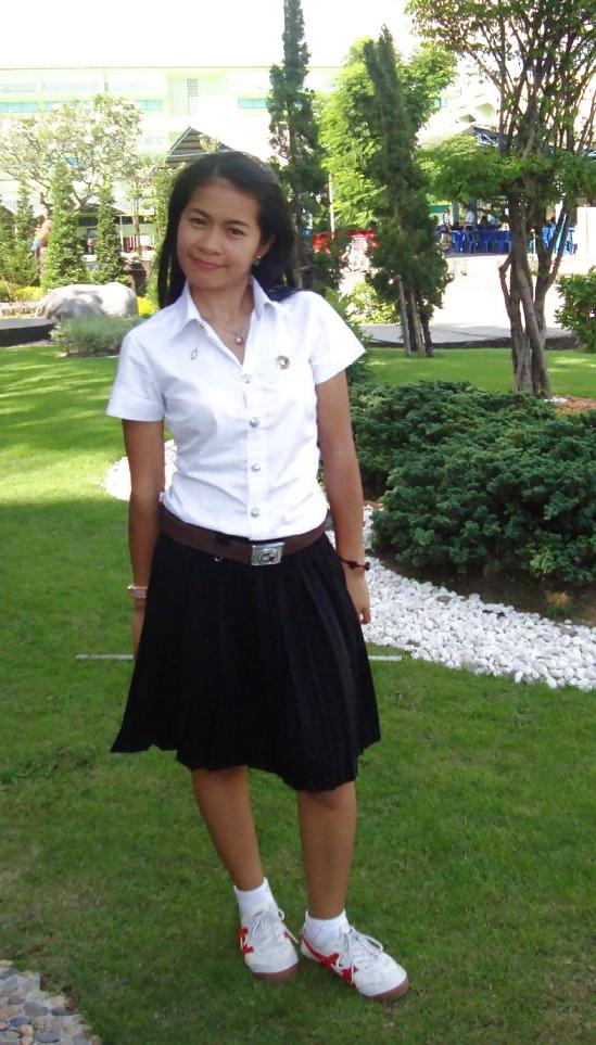 11P Lovely Thai Girl 20 y.o.