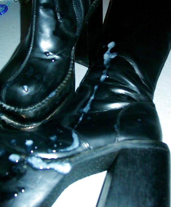 25P Cum on heels