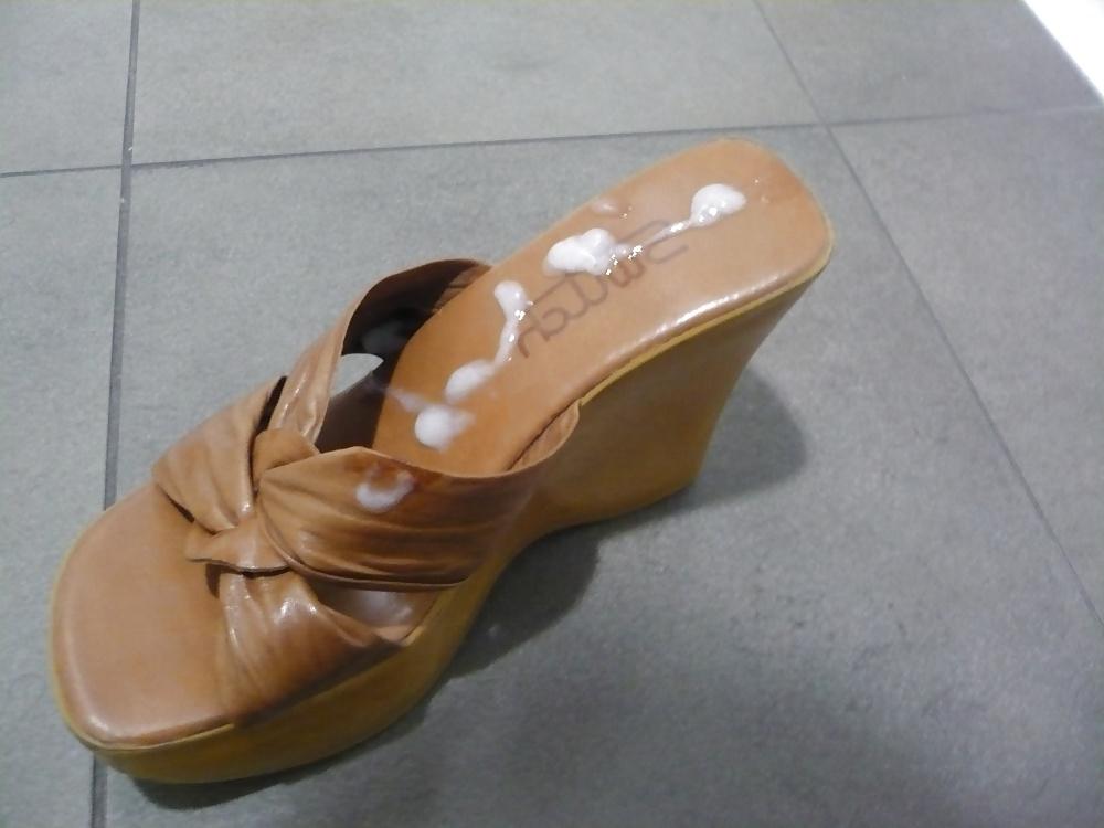 25P Cum on heels