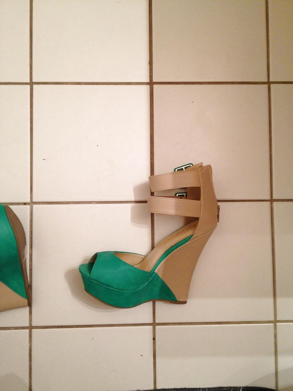 25P Cum on heels