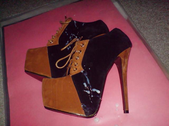 25P Cum on heels