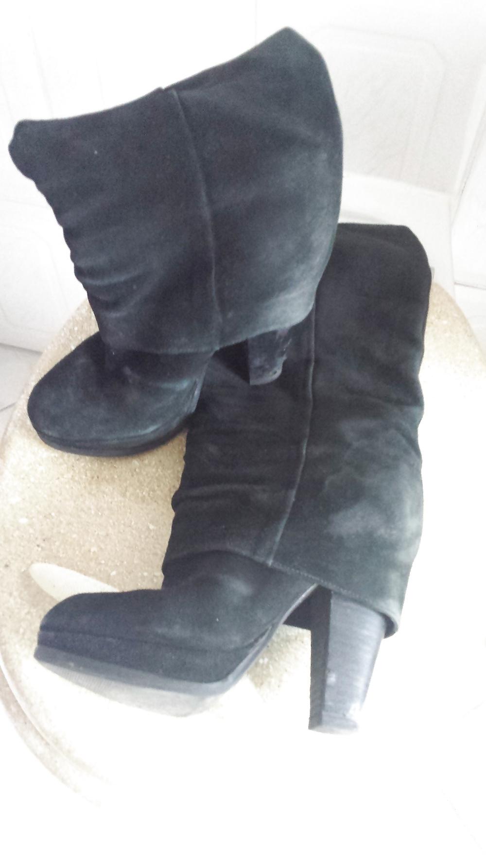 25P Cum on heels
