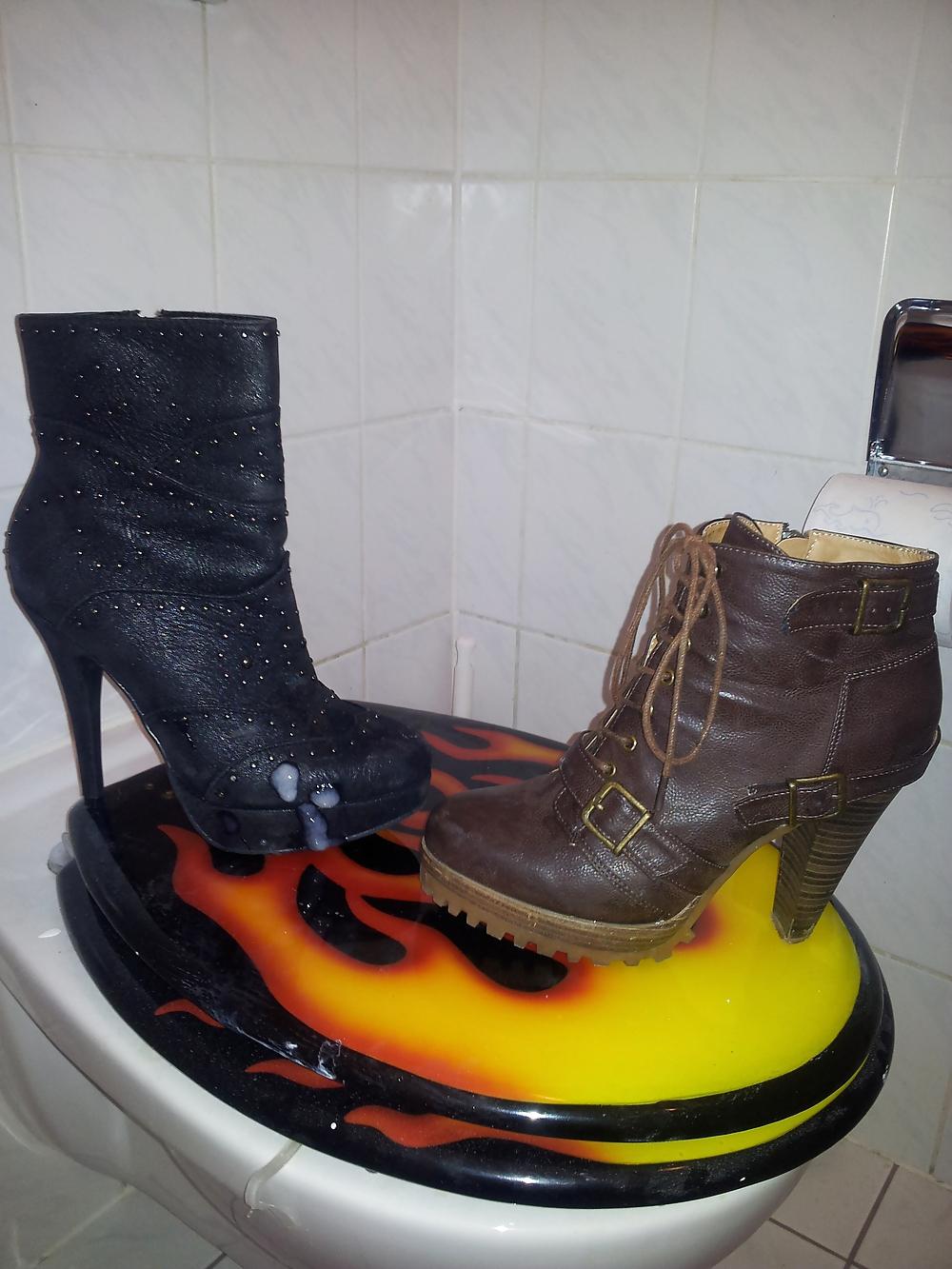 25P Cum on heels