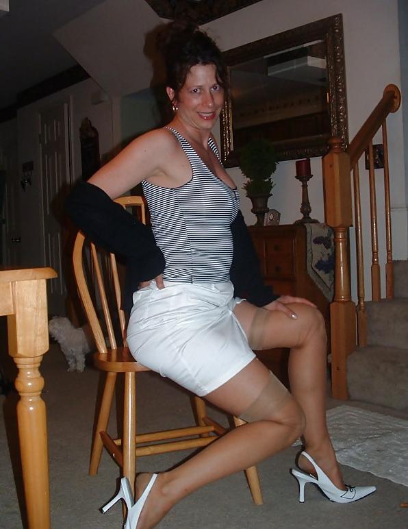 25P Wife Micki stocking legs tease