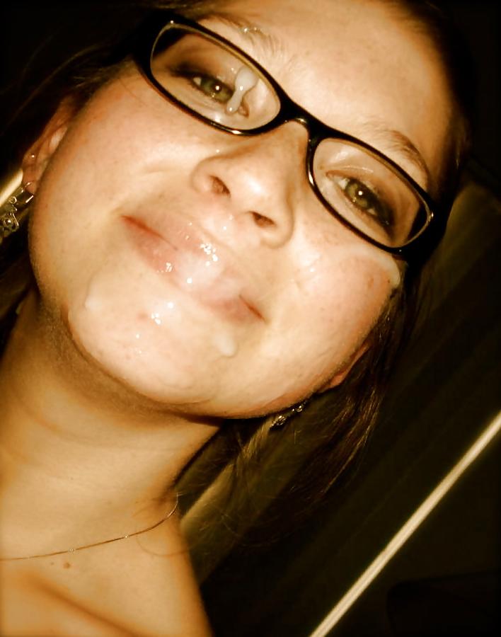 10P Brunette babes with cumshots.